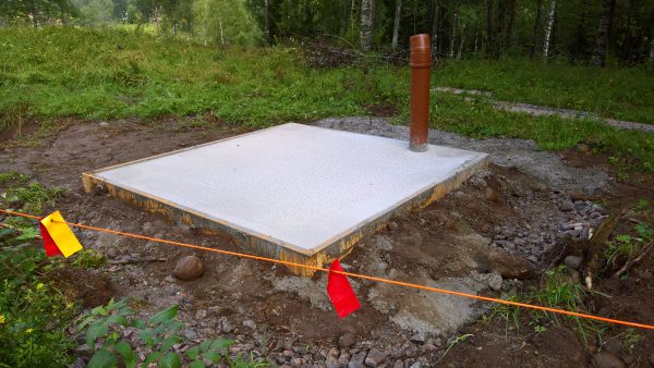 Bottenplattan till nodhuset klar